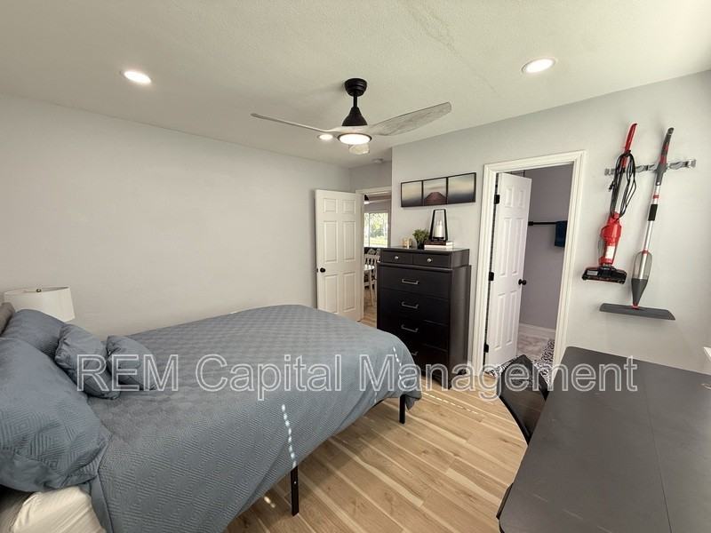 300 30th Ave N #A - Photo 7 of 9