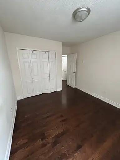 118 Bloor St W #5 - Photo 5 of 6