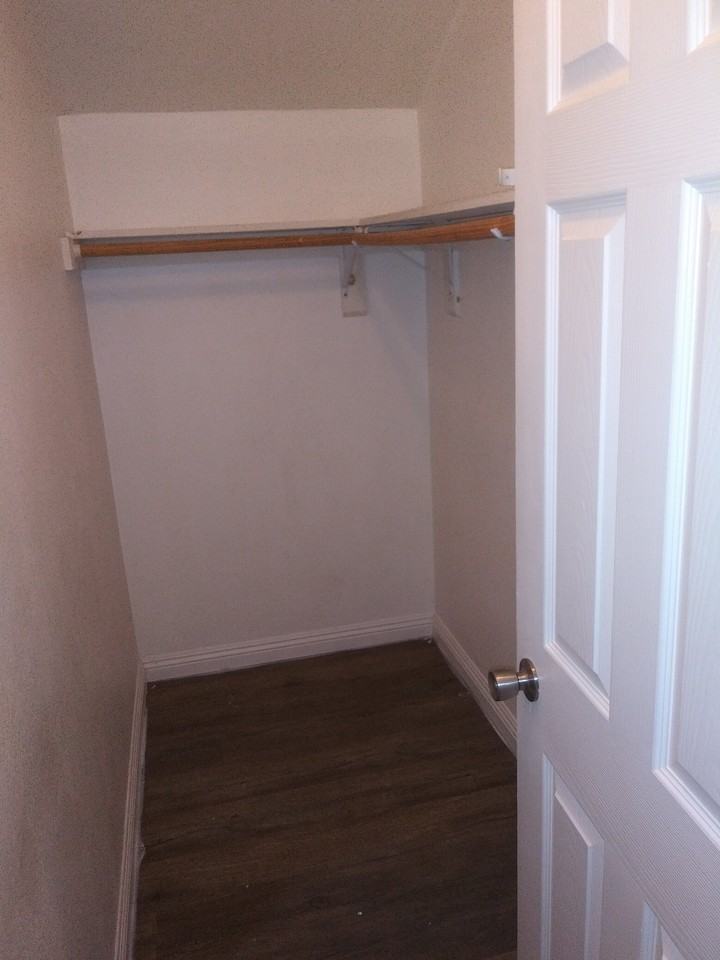 5935 1/2 Makee Ave #2 - Photo 2 of 10