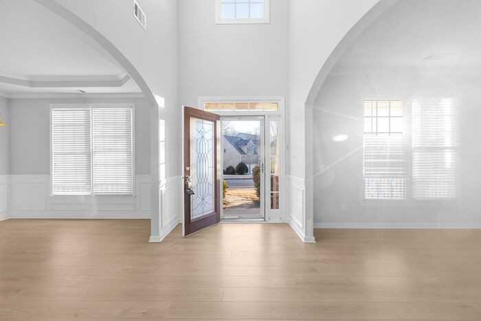 2375 Chandler Grove Dr - Photo 3 of 36