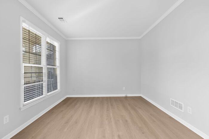 2375 Chandler Grove Dr - Photo 5 of 36