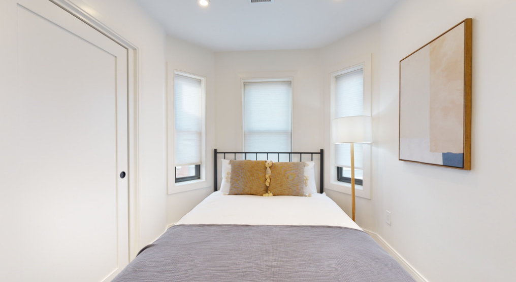353 E 8th St #3 - Photo 4 of 20