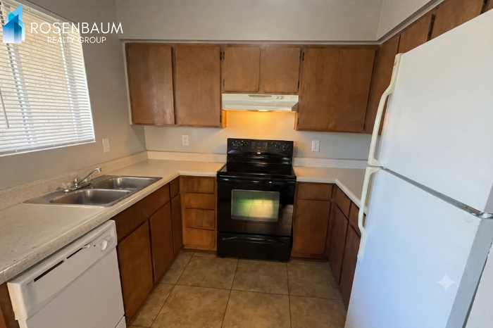 737 W 1st Ave #201 - Photo 5 of 9