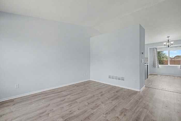 6991 Prairie Wind Dr - Photo 4 of 31