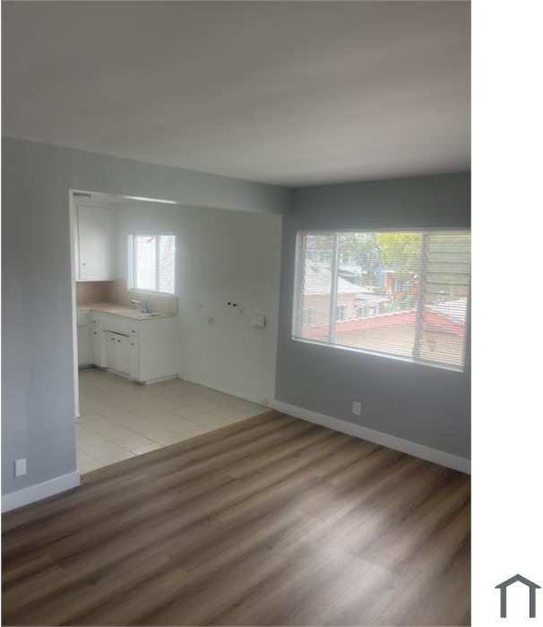 1360 W 38th St - Photo 4 of 7