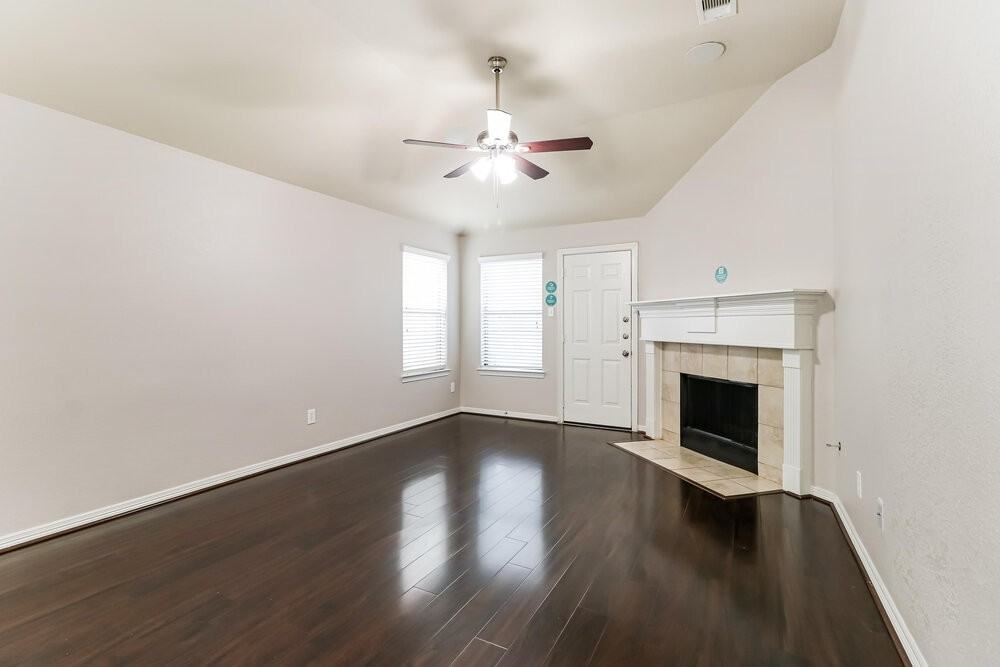 969 Oak Lynn Dr - Photo 3 of 16