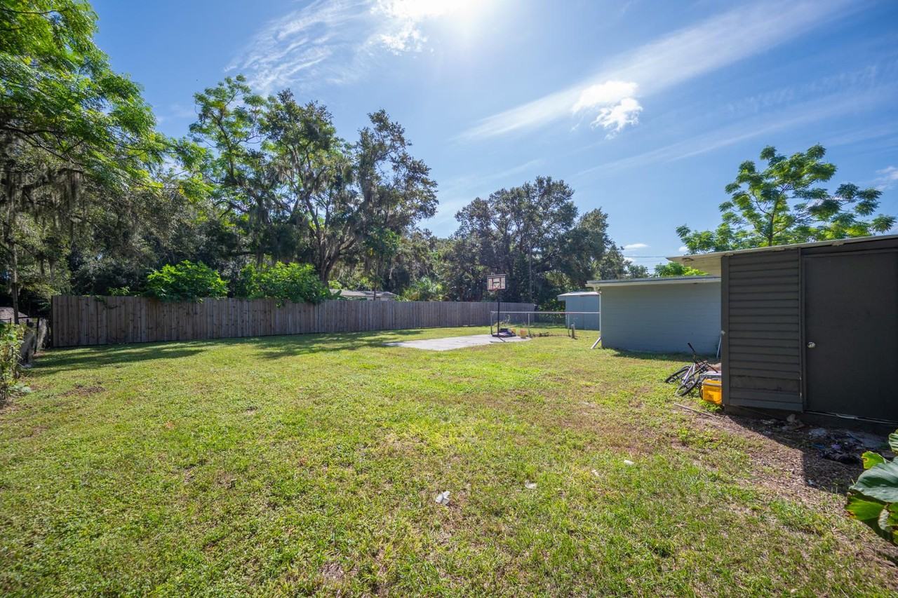 2009 N Combee Rd - Photo 6 of 8