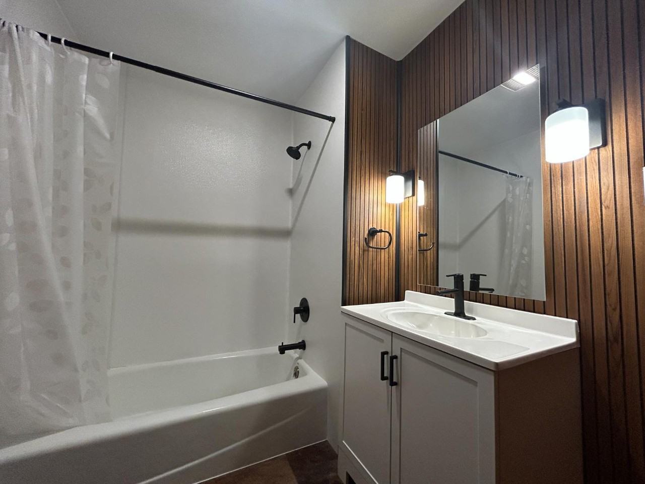 307 N Walnut St - Photo 7 of 11