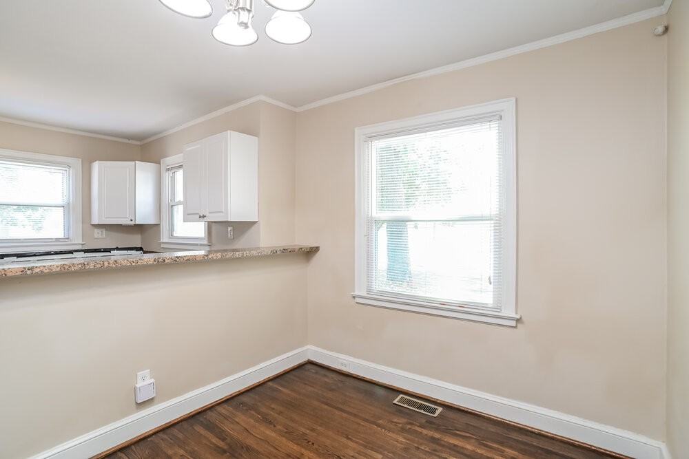 2400 Morton St - Photo 6 of 16