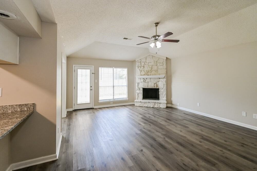 6955 Gallop Dr - Photo 3 of 16