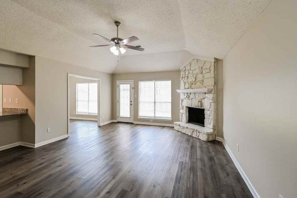6955 Gallop Dr - Photo 4 of 16