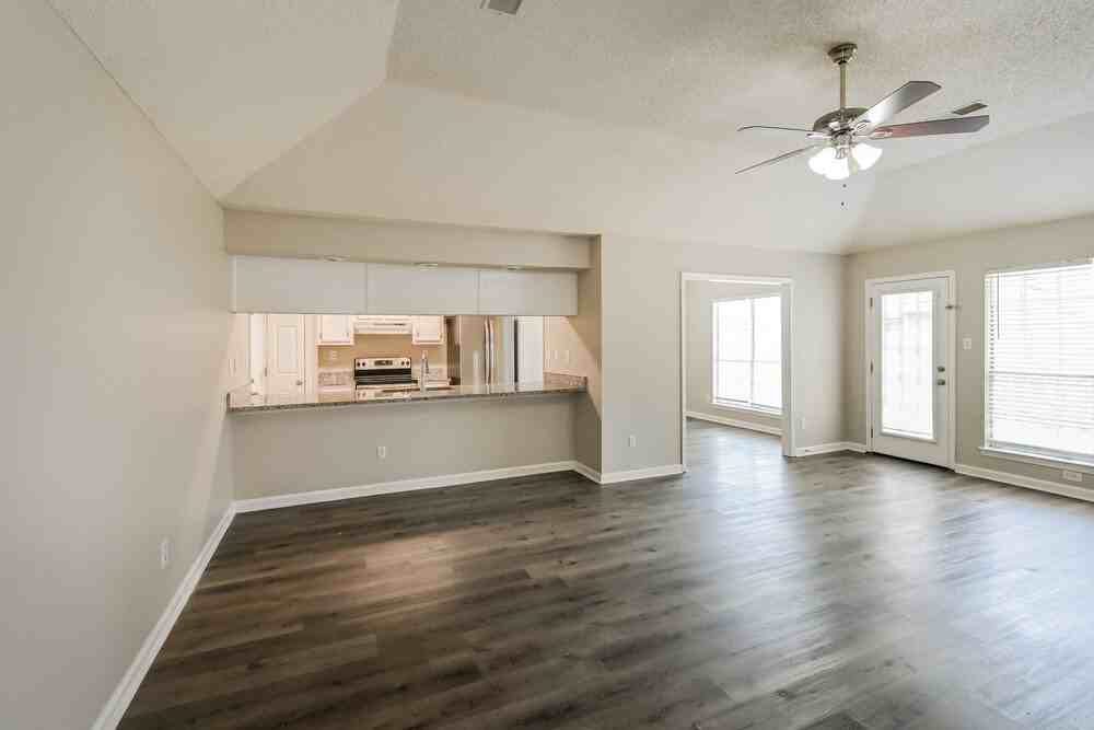 6955 Gallop Dr - Photo 5 of 16