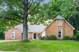 965 Hunters Point Dr - Photo 1 of 1