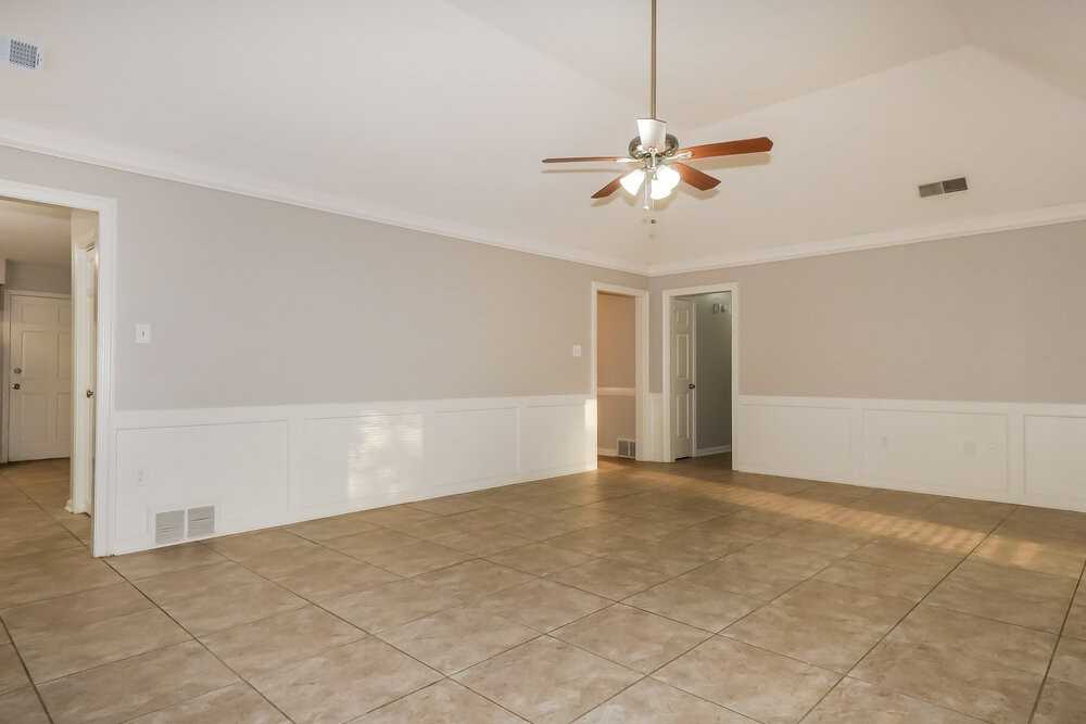 965 Hunters Point Dr - Photo 5 of 16