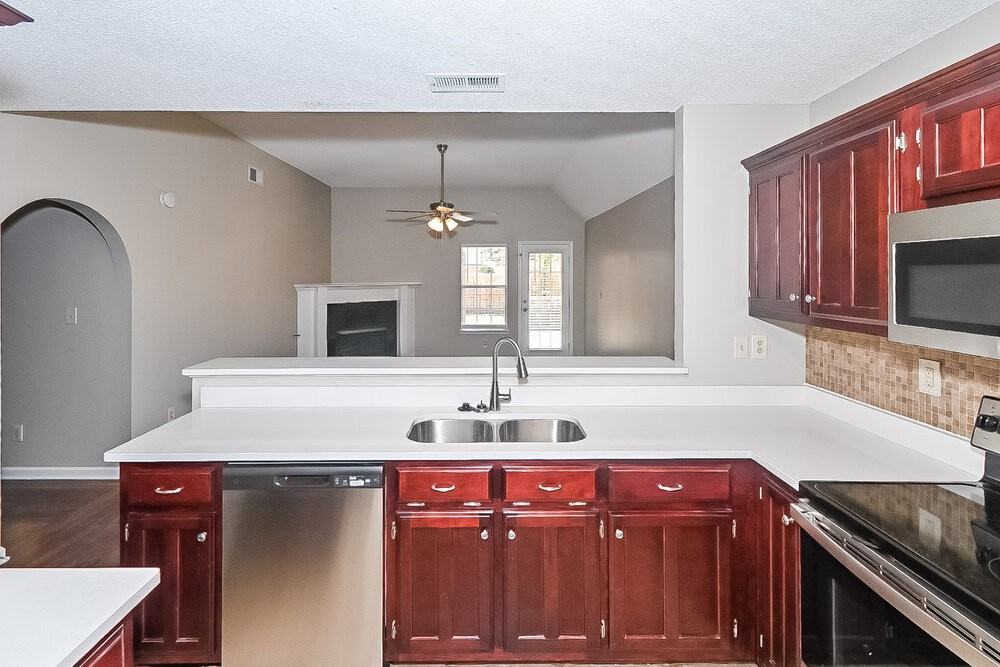 8531 Cross Point Dr - Photo 6 of 16