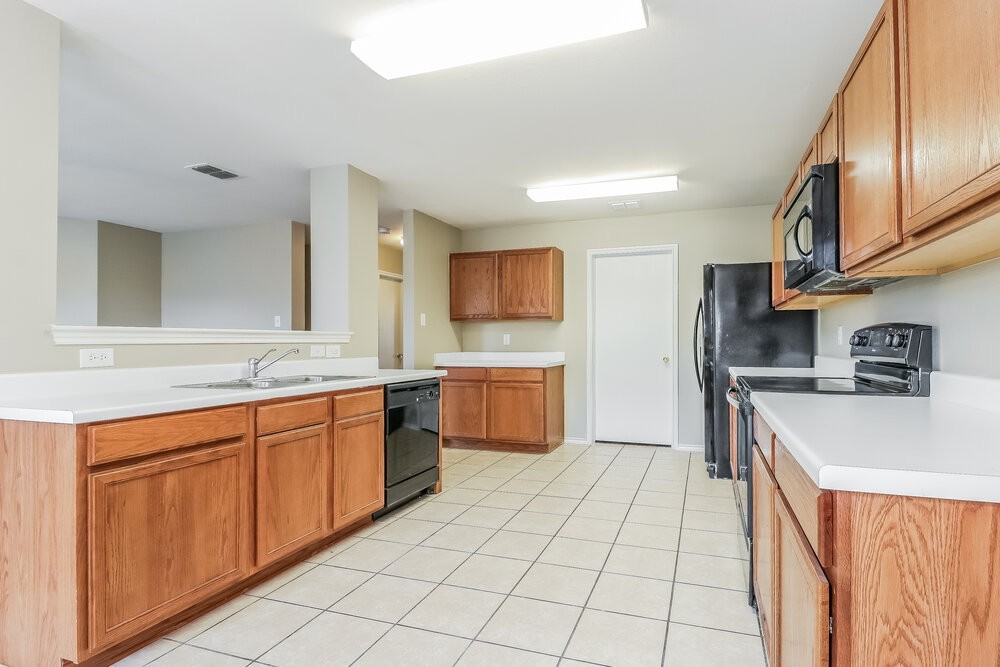 4013 Foxhound Ln - Photo 7 of 15