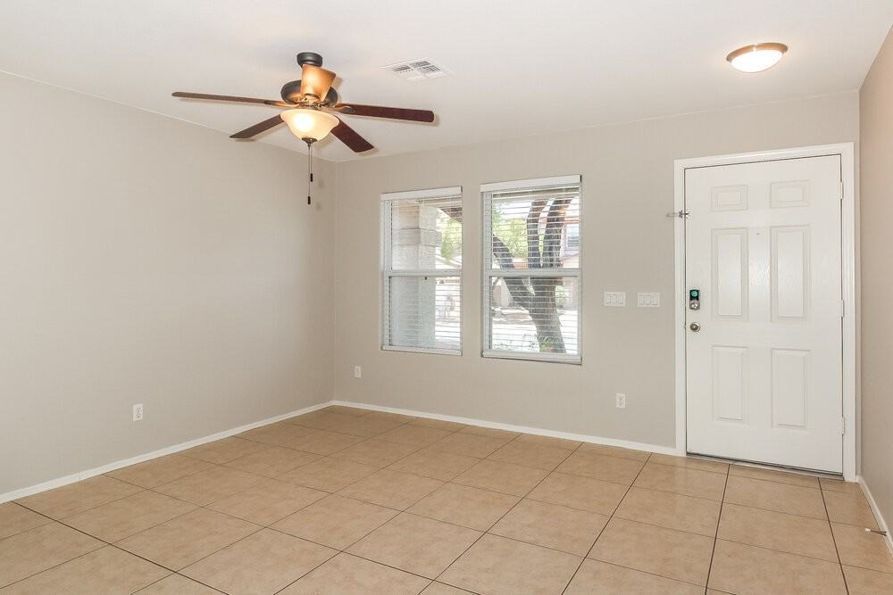13181 N Deergrass Dr - Photo 4 of 17