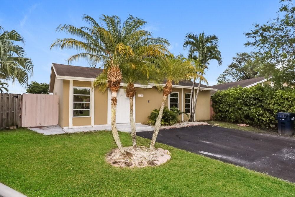 4205 Sw 137th Ct - Photo 2 of 25