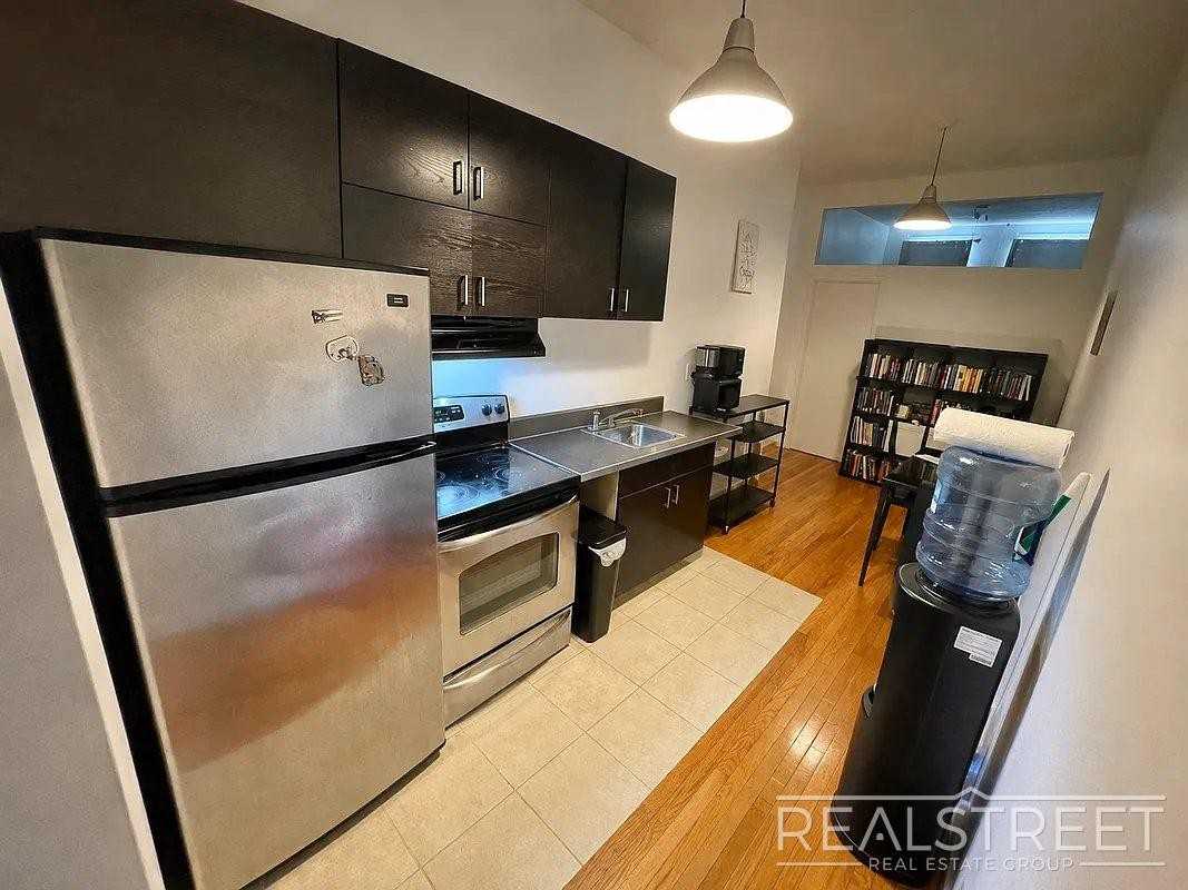 1399 Greene Ave #1B - Photo 3 of 14