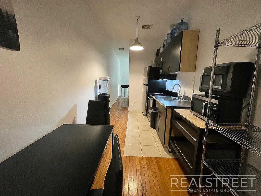 1399 Greene Ave #1B - Photo 5 of 14