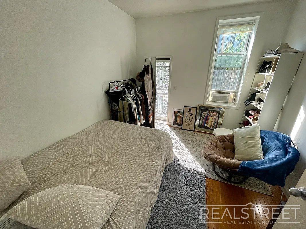 1399 Greene Ave #1B - Photo 7 of 14