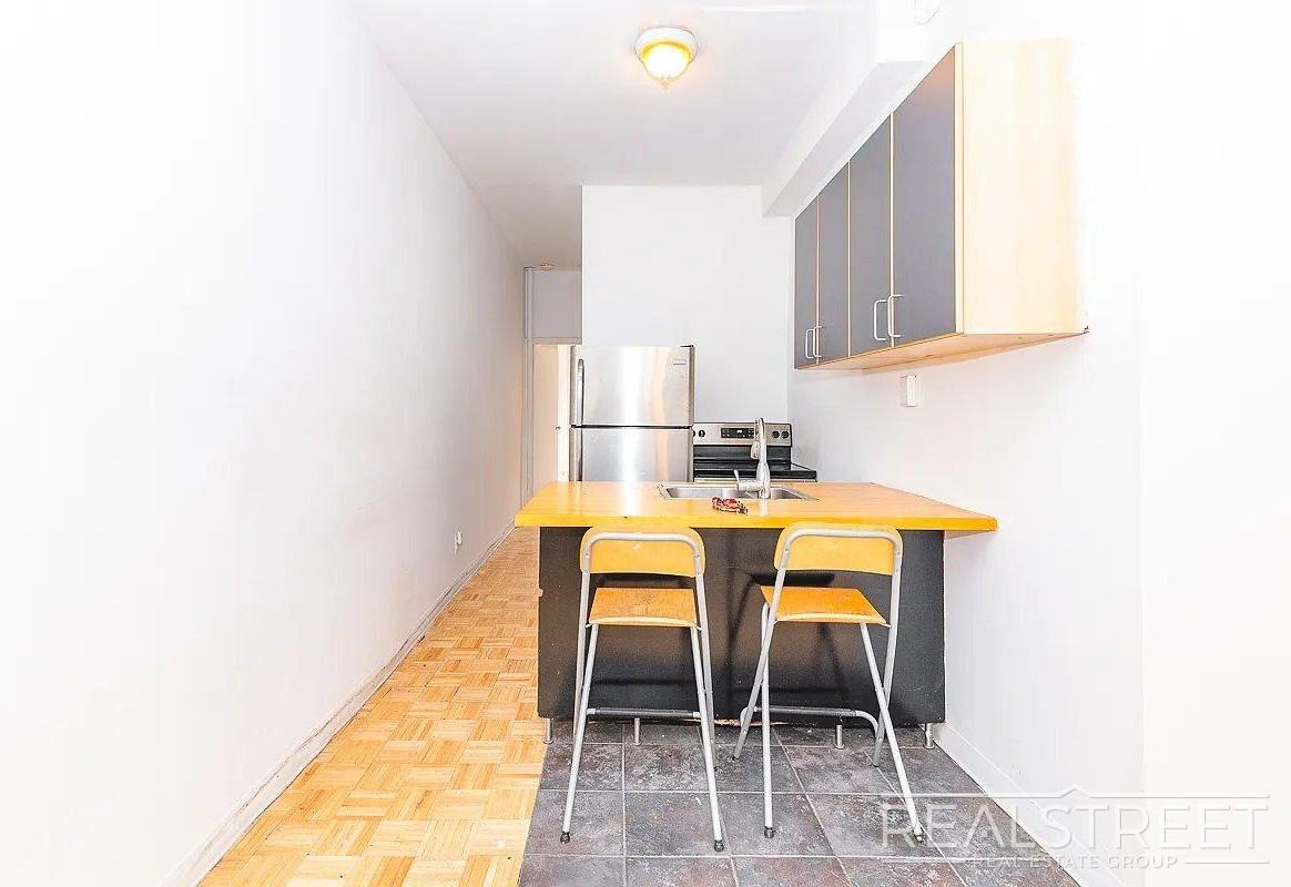 297 Troutman St #2L - Photo 2 of 9