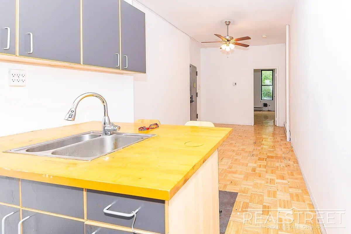 297 Troutman St #2L - Photo 4 of 9