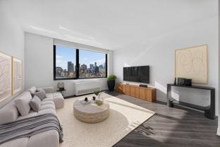 250 E Houston St #11G - Photo 1 of 1
