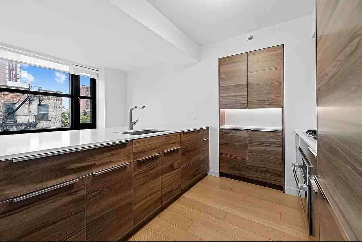 171 Suffolk St #4K - Photo 6 of 8