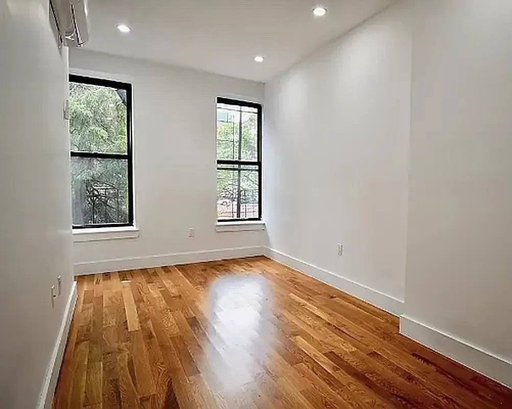 264 Malcolm X Blvd #5 - Photo 4 of 7