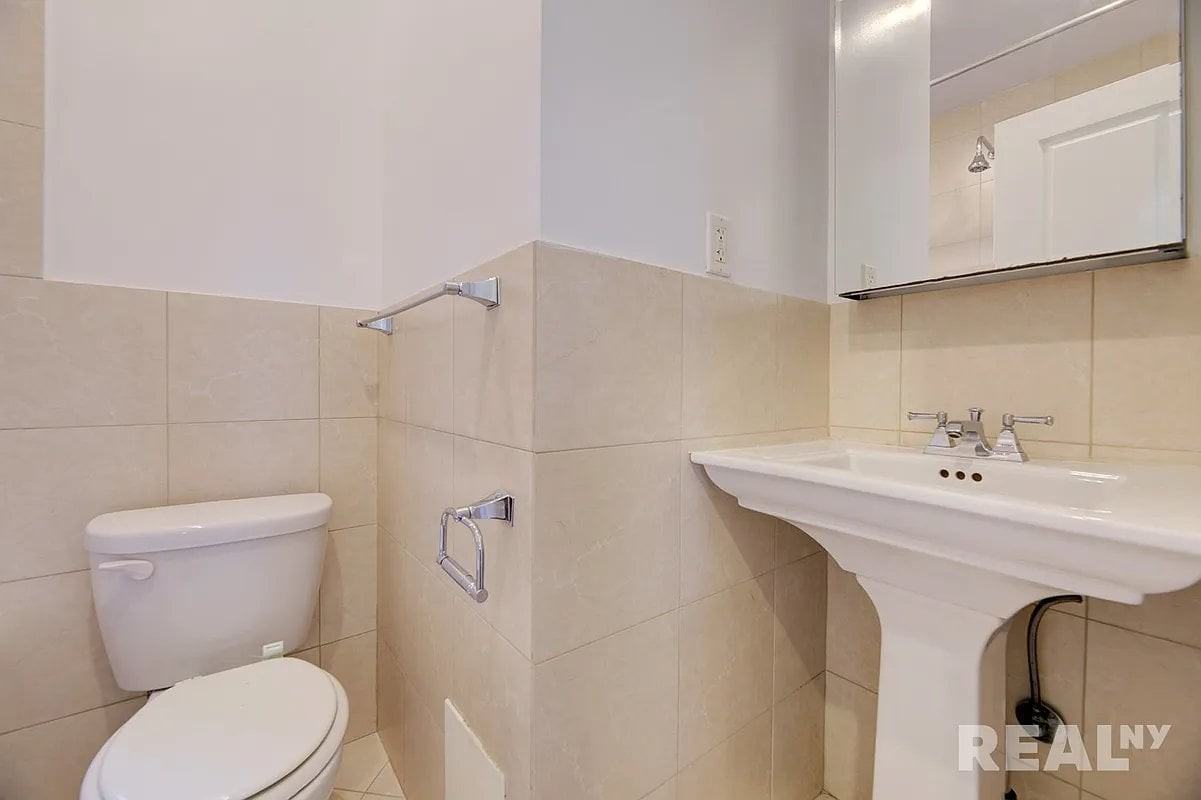 75 Orchard St #28 - Photo 6 of 6