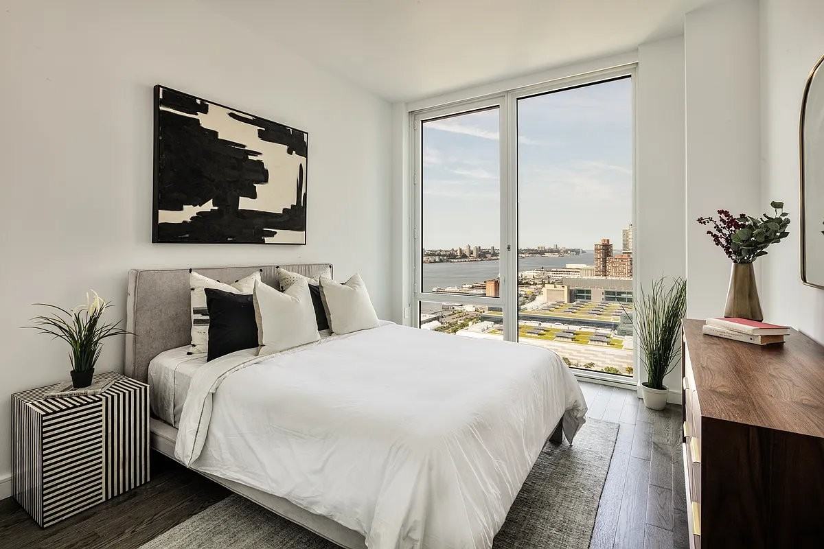 W 30th St #37G - Photo 4 of 20