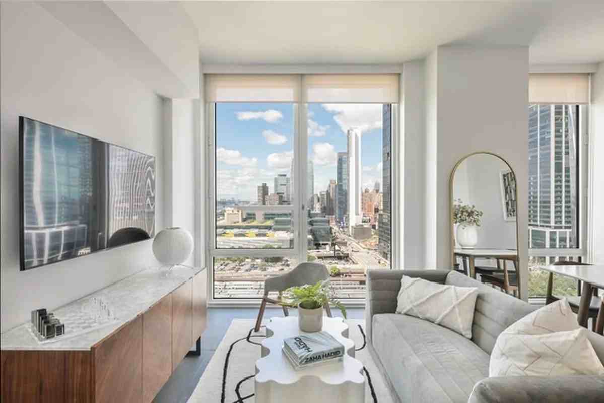 W 30th St #26F - Photo 3 of 20