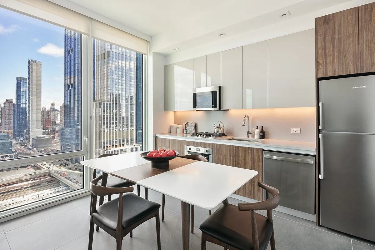 W 30th St #34D - Photo 4 of 20