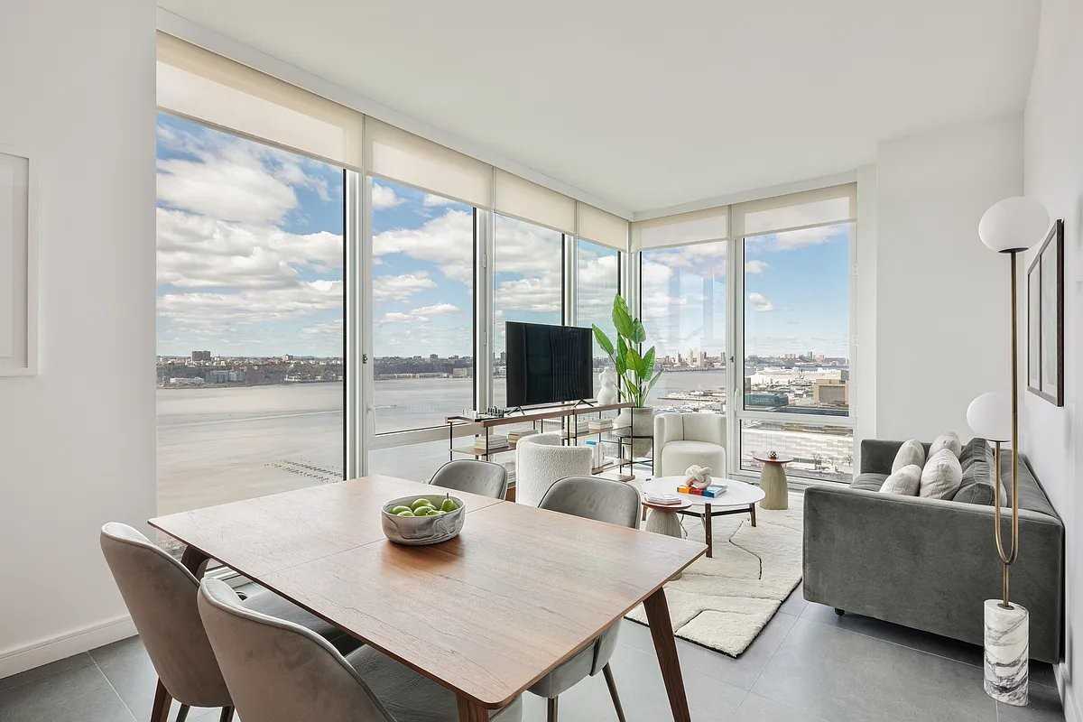 W 30th St #14C - Photo 2 of 20