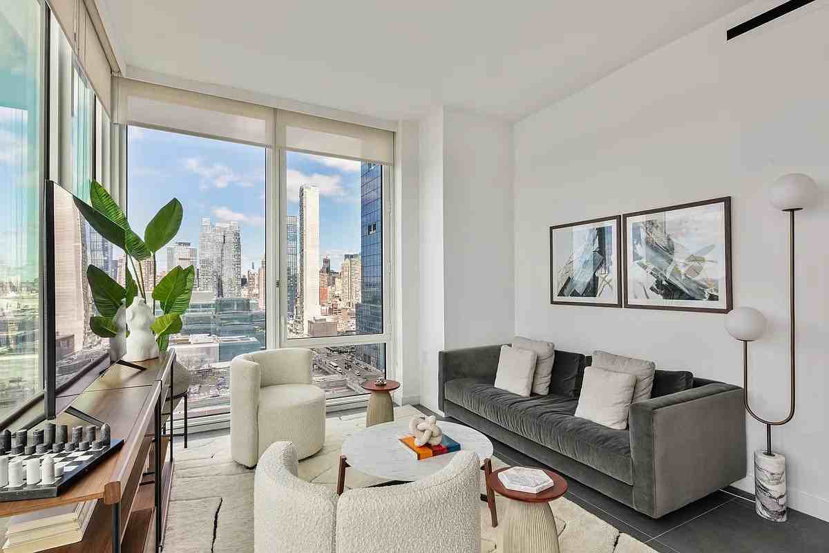 W 30th St #14C - Photo 3 of 20