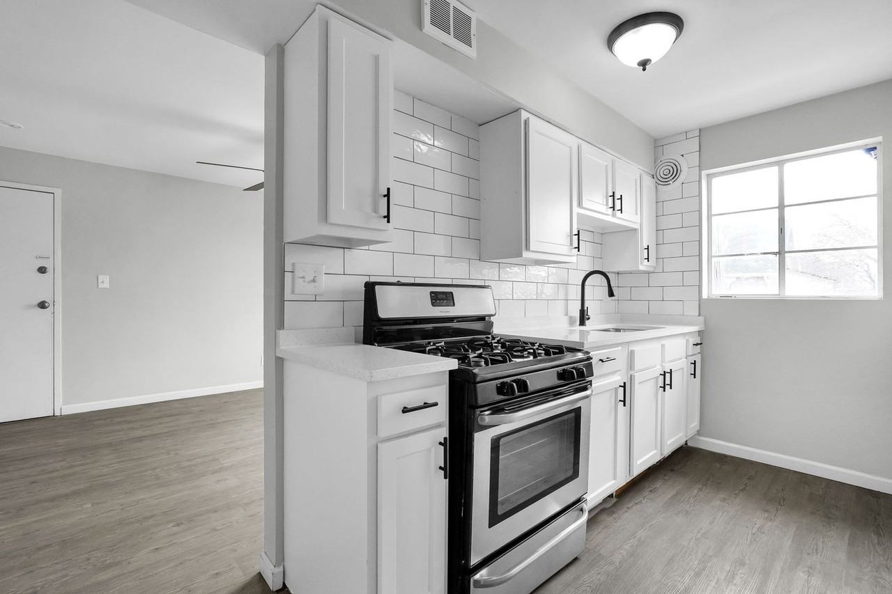 61 N 21st St #H - Photo 5 of 21