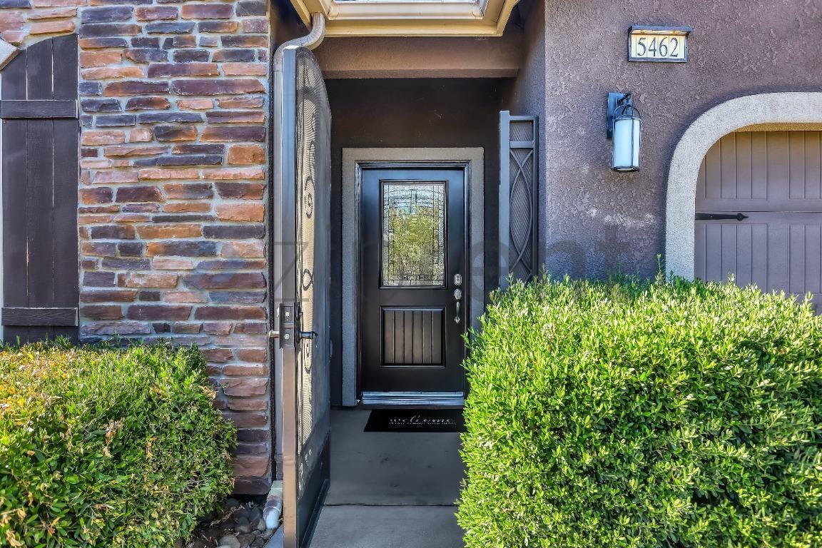 5462 W Floradora Ave - Photo 5 of 37