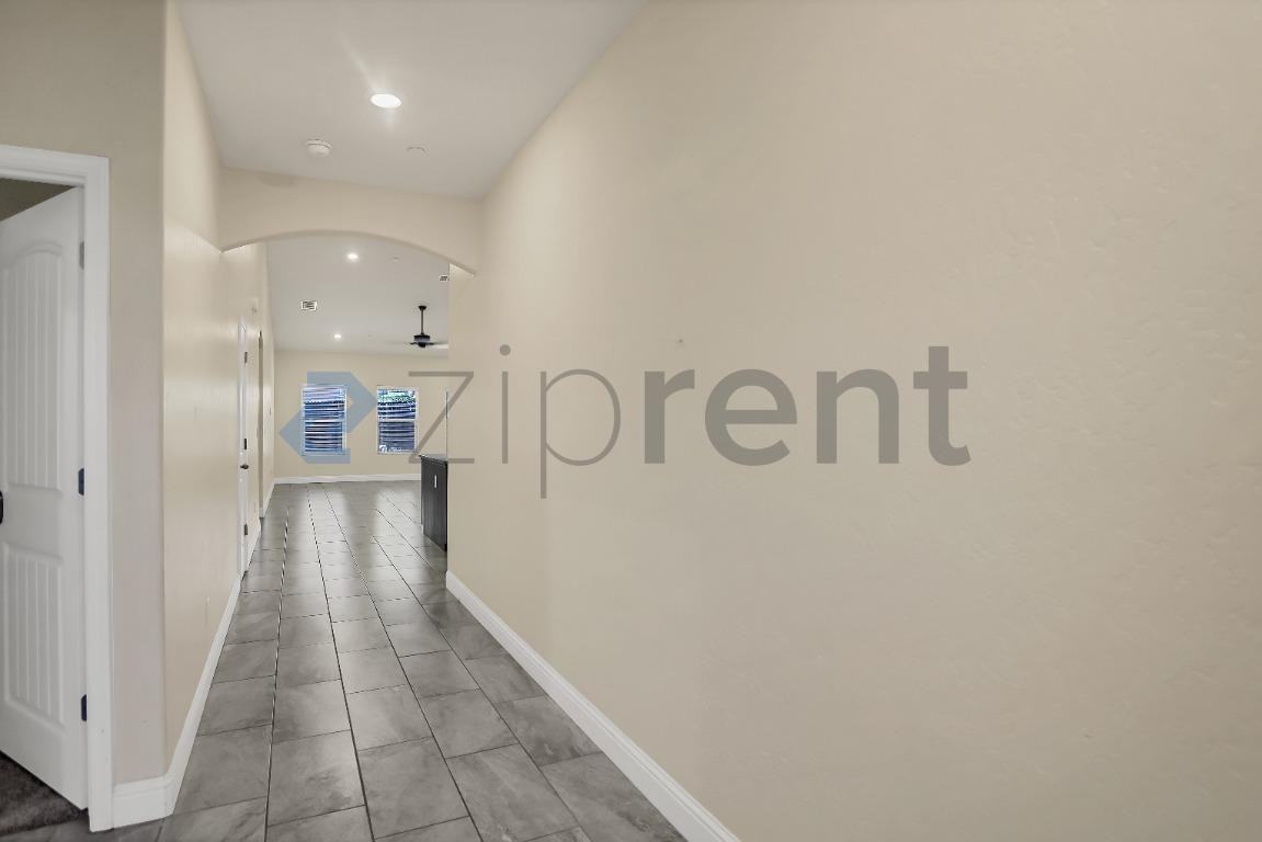 5462 W Floradora Ave - Photo 6 of 37