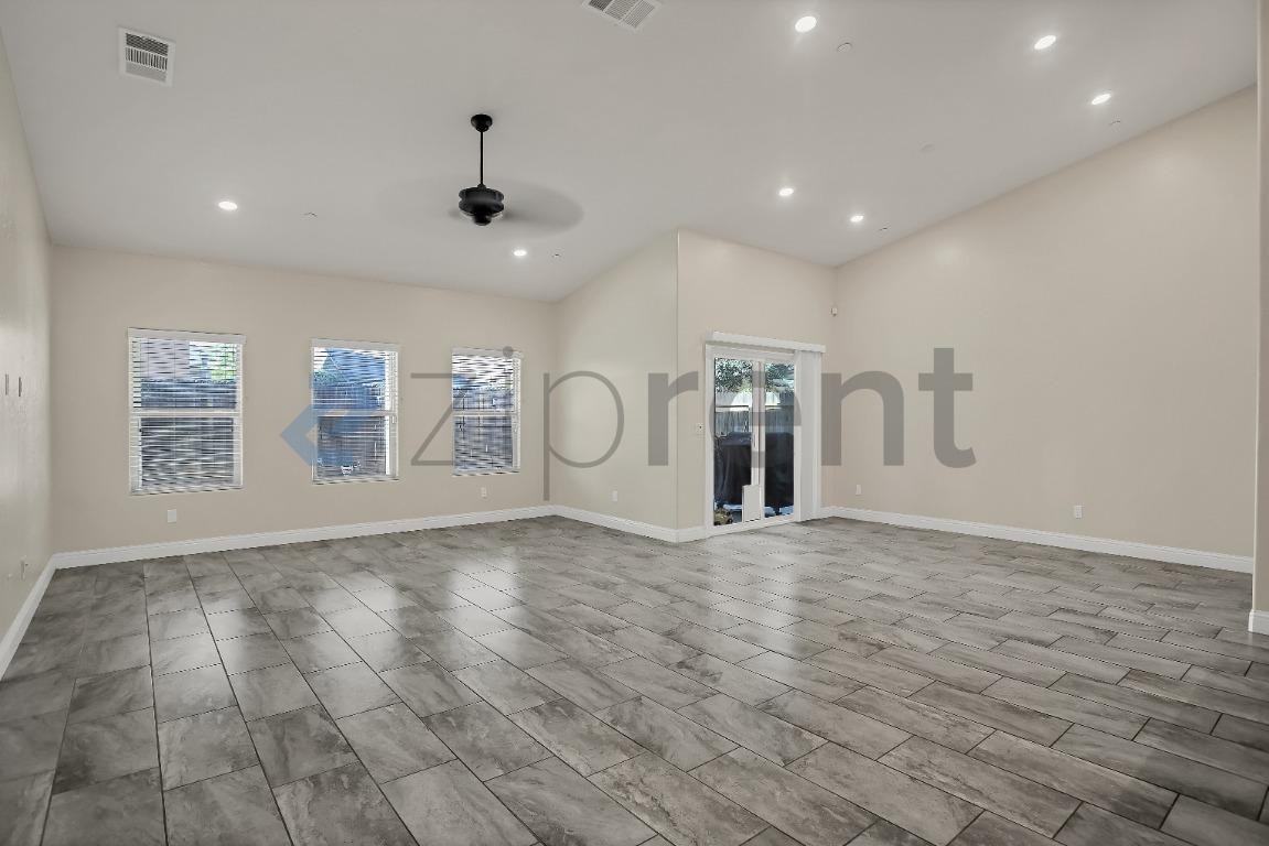 5462 W Floradora Ave - Photo 7 of 37