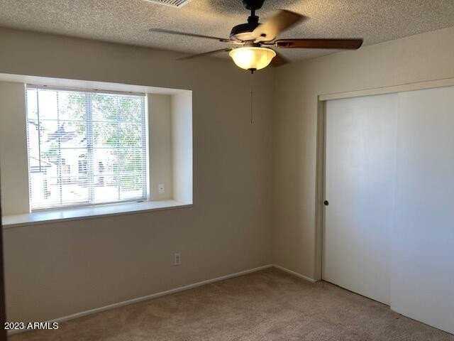 530 E Kerry Ln - Photo 2 of 36