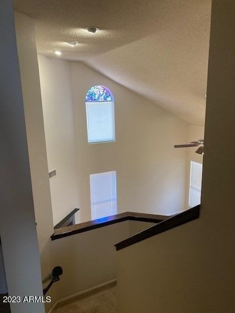 530 E Kerry Ln - Photo 6 of 36