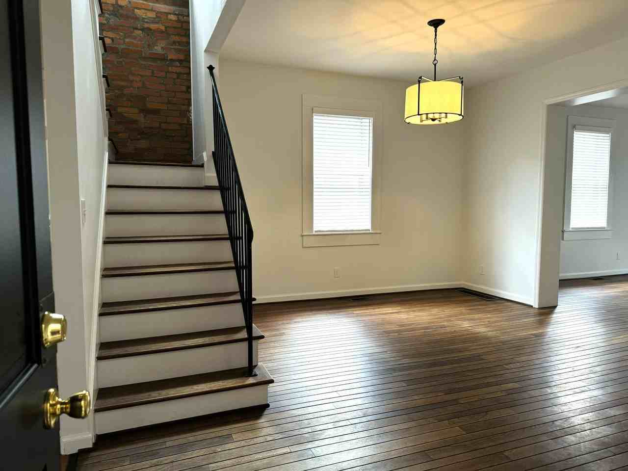 561 S 5th St - Photo 4 of 36
