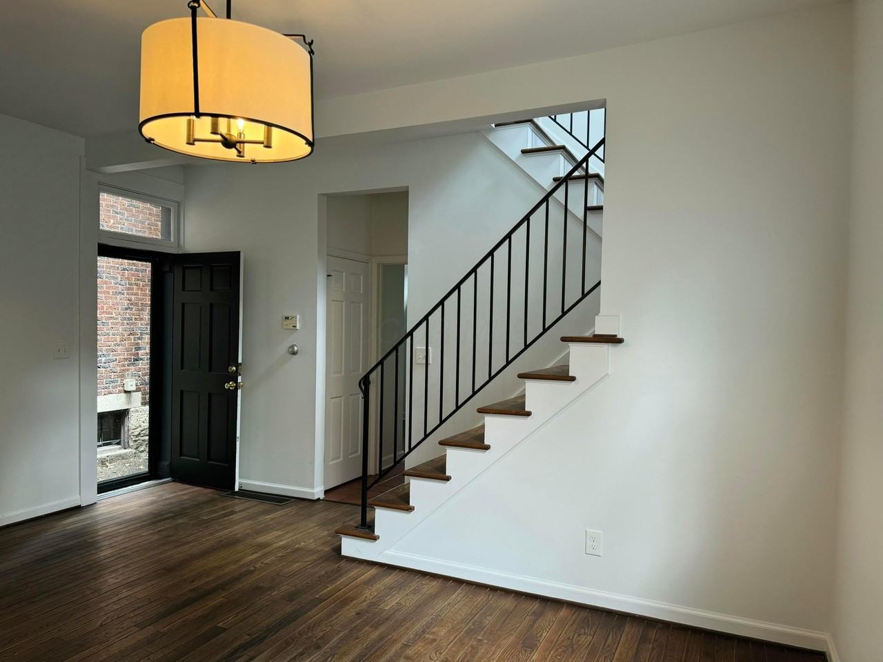 561 S 5th St - Photo 5 of 36