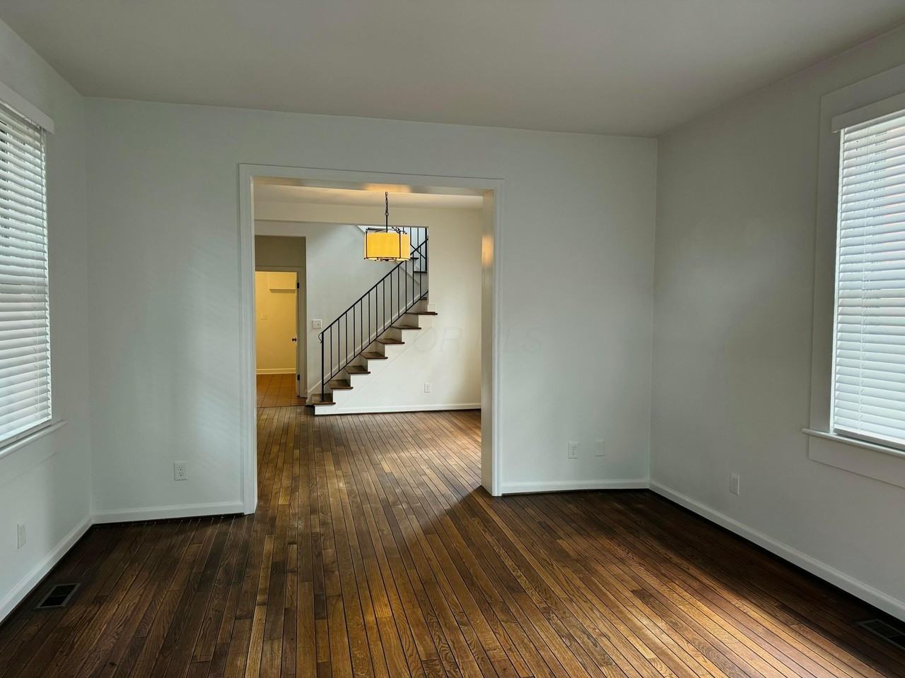 561 S 5th St - Photo 6 of 36