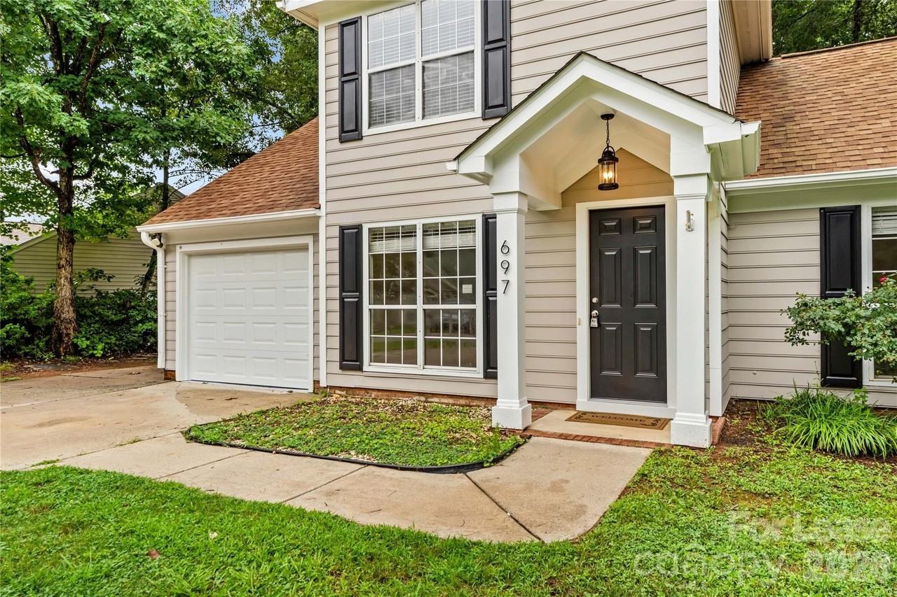 697 Rebecca Jane Dr - Photo 5 of 36