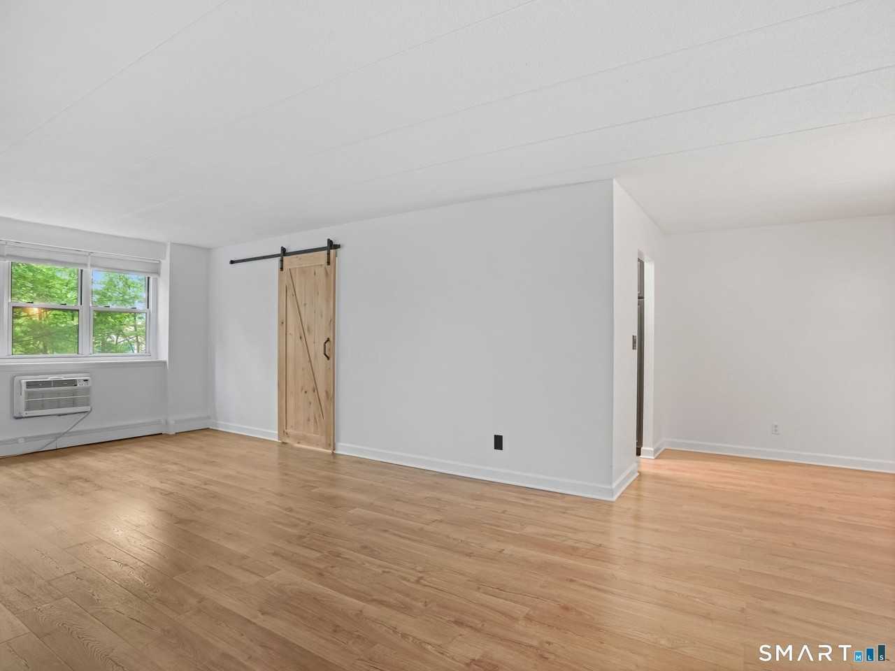 27 Northill St #2J - Photo 5 of 22