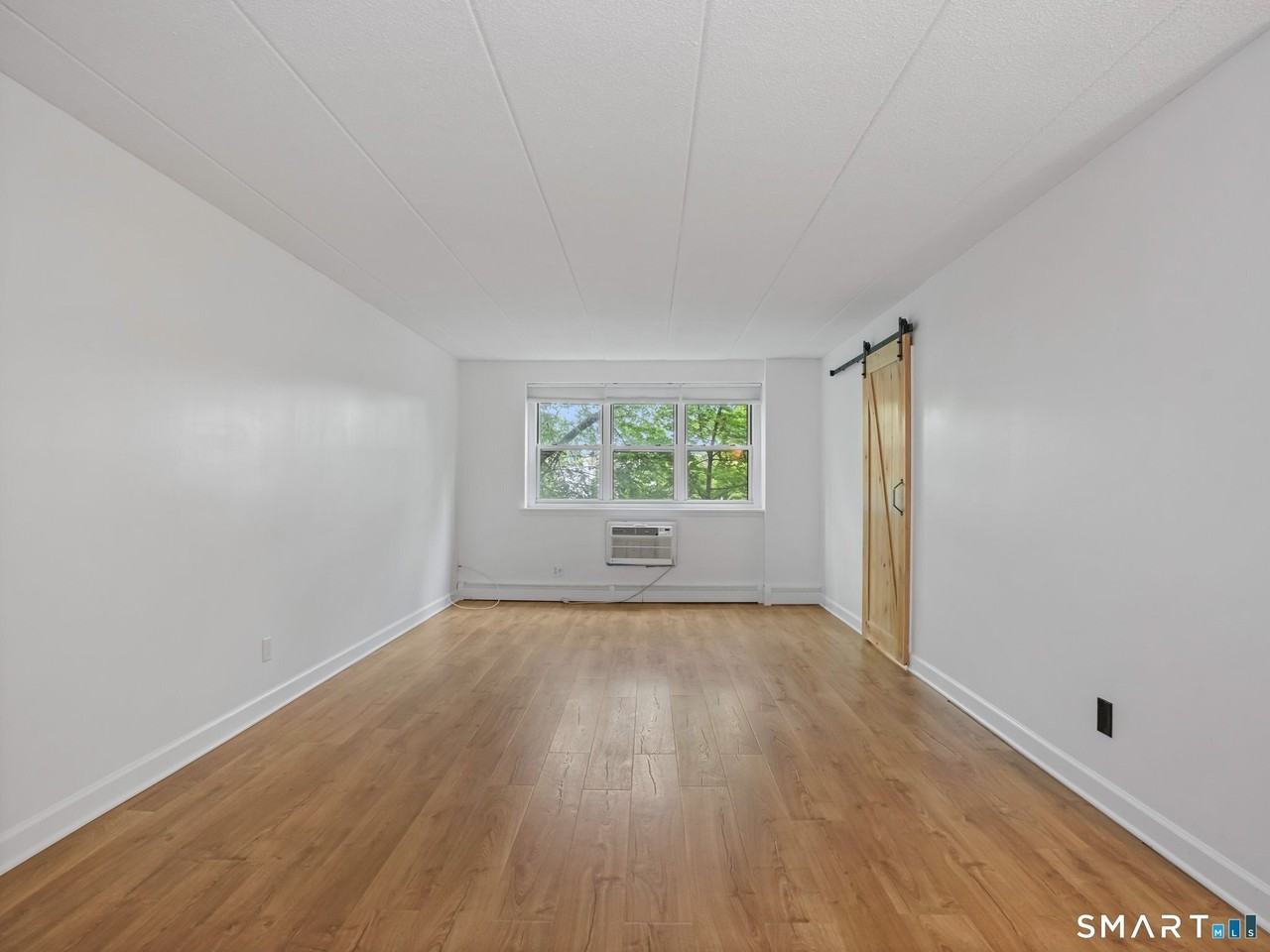 27 Northill St #2J - Photo 6 of 22