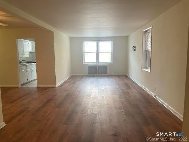 39 Glenbrook Rd #2R - Photo 2 of 14