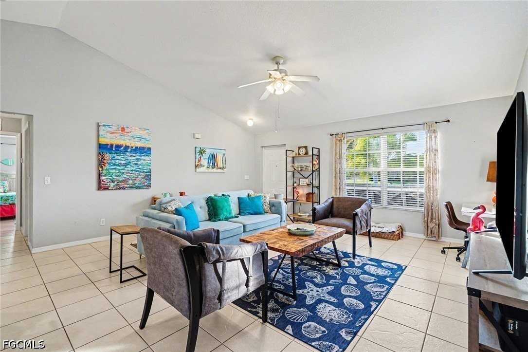 2727 Sw 2nd Ct - Photo 4 of 30